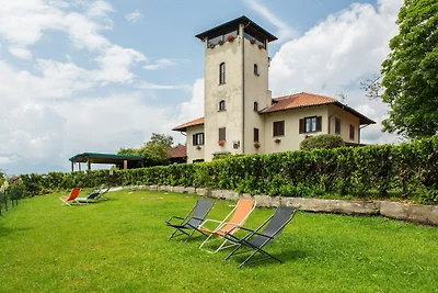 Bauernhaus in Verbania mit Garten