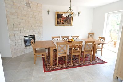 Luxuriöse Villa in Tijarica mit privatem Pool