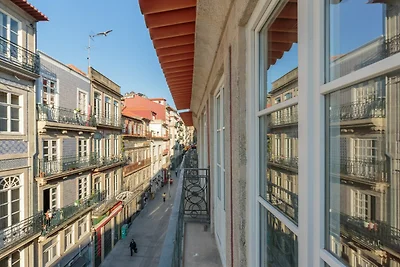 Apartment in Porto with balcony