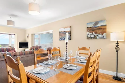 Haus in Clifden mit Meer- und Bergblick