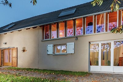 Oude boerderij bij Auvergne-vulkanen