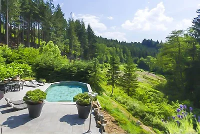 Luxuriöse Ardennenvilla mit Pool und Sauna