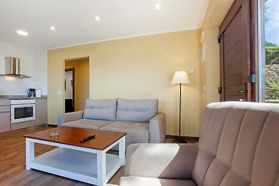 Moderne Wohnung in Parres mit Garten