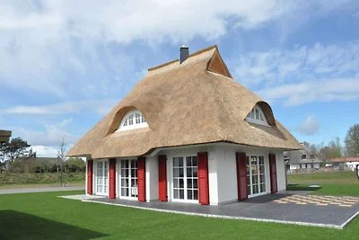 Reetdachhaus am Bodden mit Sauna