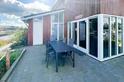 Bestes modernes Haus in der Nähe von Wasser