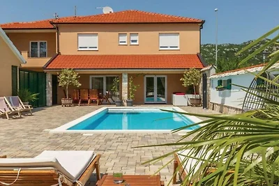 Zara con piscina idromassaggio riscaldata