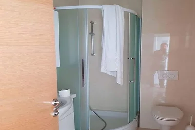 Zeitgenössische Wohnung in der Nähe von Meer