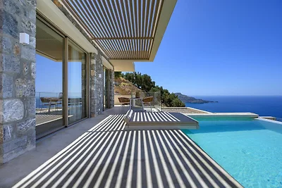 Villa in Plakias mit Pool und Bergblick