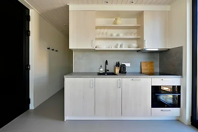 Lodge moderno sull'acqua