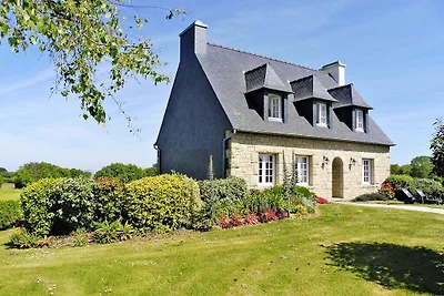 Schönes Ferienhaus an der Rosa Granitküste