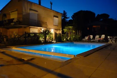 Schöne Villa mit Pool und Jacuzzi in...