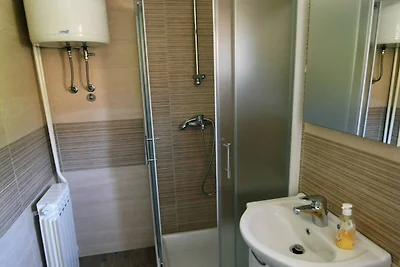 Scenic Retreat Rooms and Family Apartments - ...