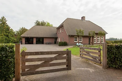 Gemütliches Ferienhaus in Heeze-Leende in...