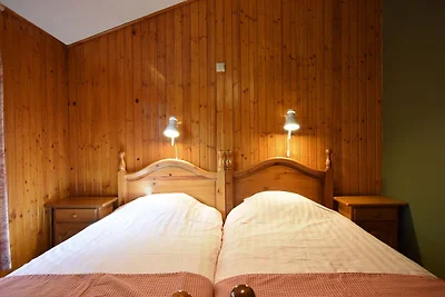 Charmantes Ferienhaus in Tenneville am See