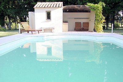 Schönes Landhaus in Valréas mit Swimmingpool