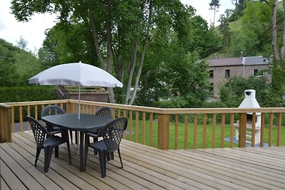 Grazioso cottage vicino al fiume