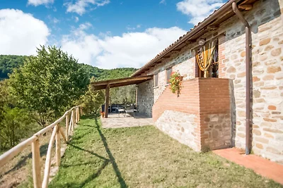 Agriturismo con giardino