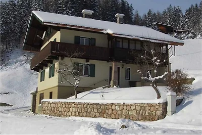 Chalet in Tirolo con Sauna e Sci