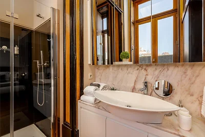 Chic Porto Escape – Ruim & Centraal