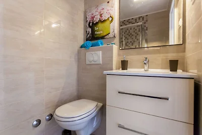 Moderne Ferienwohnung in Meeresnähe in...