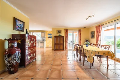Schöne ruhige Villa mit privatem Pool in...