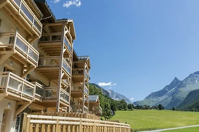 Chalet in Paradiski mit Spa und Bergblick