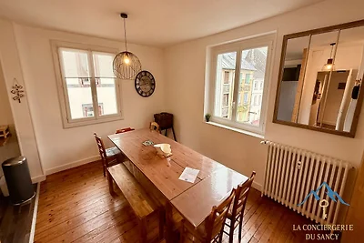 Coin luxuriant près du bistro