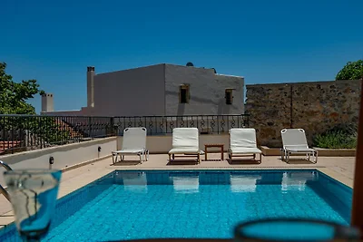 Villa in Kefalas mit privatem Pool