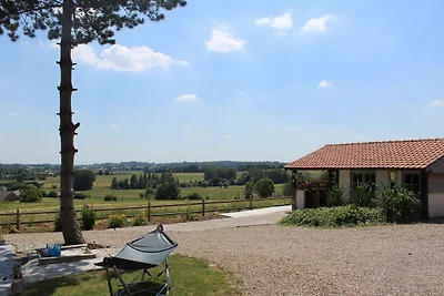 Malerisches Herrenhaus mit Garten