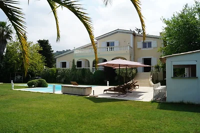 Accogliente villa a Mougins con piscina...