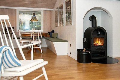 Modernes Ferienhaus in Rønde mit Terrasse