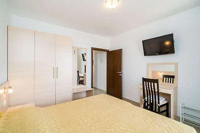 Villa Samba - Two-Bedroom Apartment with Terr...