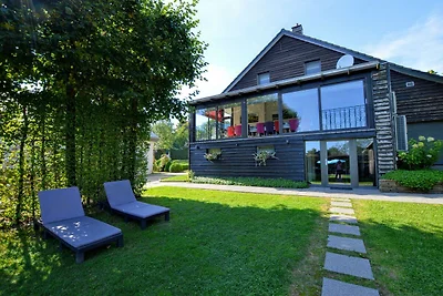 Luxuriöses Ferienhaus mit Sauna in Bütgenbach