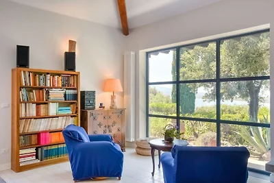 Schicke Villa in Ansedonia in der Nähe von Fe...