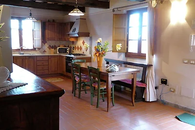 Ferienhaus in Montecarelli mit Swimmingpool