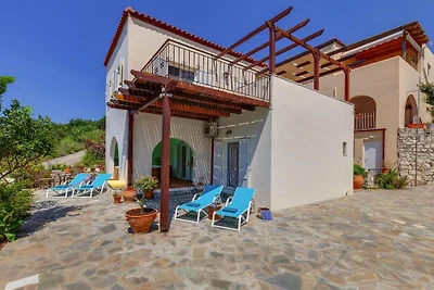 Incredibile cottage a Kavallos vicino al lago
