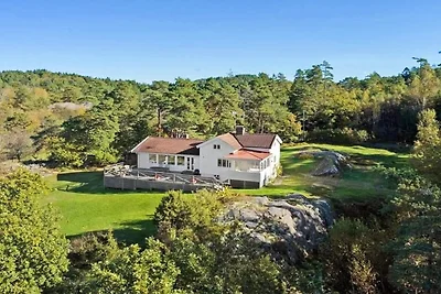 5 Sterne Ferienhaus in Hjälteby