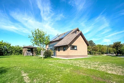 Villa in Cadzand op steenworp afstand van zee