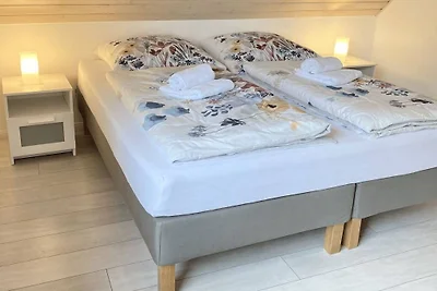 Vakantiehuis in Rees met zwembad