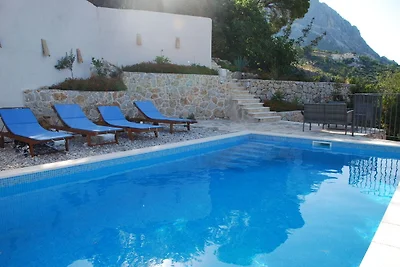 Villa in Podgora mit beheiztem Pool
