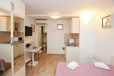 Nika Family Apartments - Basic Studio Apartme...