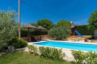 Villa in Dračevac mit Schwimmbecken