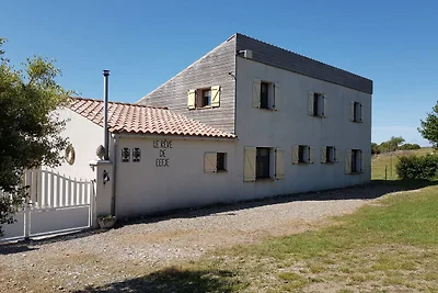 Villa mit beheiztem Pool und Whirlpool