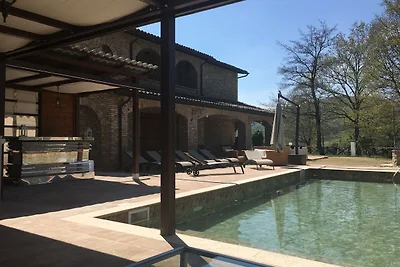 Casa vacanza a Valtopina con giardino