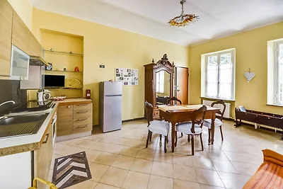 Wohnung in Portacomaro mit Garten