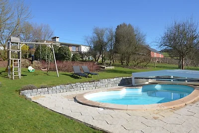 Villa in Stavelot mit Sauna und Außenpool