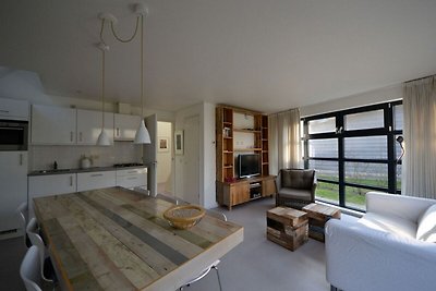 Luxuriöses, reetgedecktes Ferienhaus im Dünen...