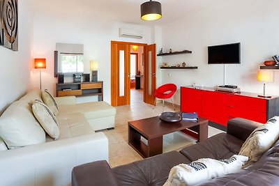 Modernes Appartement mit Swimmingpool in...