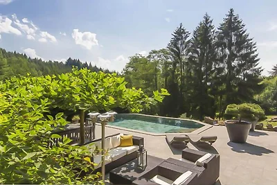 Luxuriöse Ardennenvilla mit Pool und Sauna
