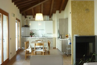 Idyllic Apartment in Vello with Balcony, Gard...
